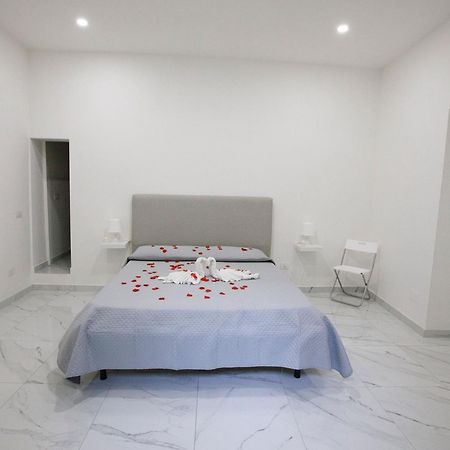 Metro Stazione-Duomo 500M -Appartamento Centrale Ed Elegante Νάπολη Εξωτερικό φωτογραφία