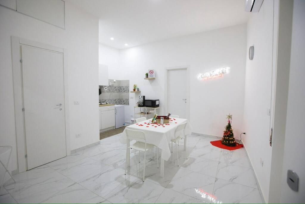 Metro Stazione-Duomo 500M -Appartamento Centrale Ed Elegante Νάπολη Εξωτερικό φωτογραφία